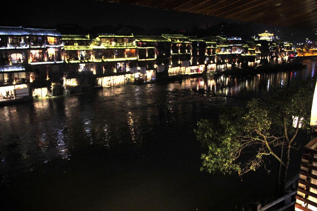 Fenghuang 1St Apartment Exterior foto